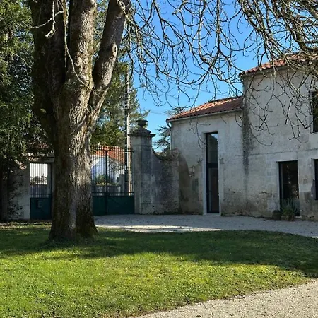 La Maison Du Jardin Couette-café 3*